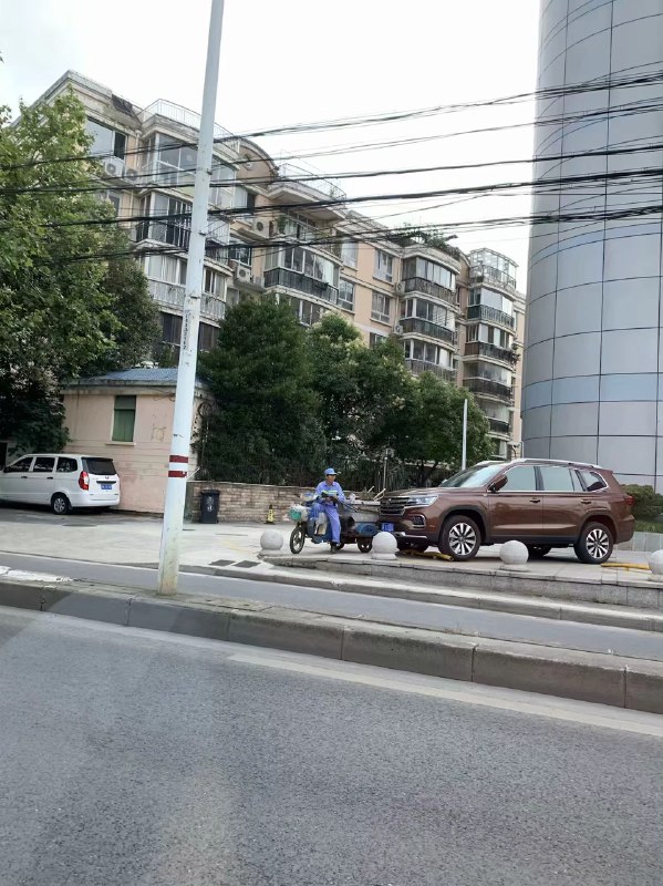 垃圾有没有分类你自己清楚，到时候可别怪我这枪子儿不长眼睛垃圾有没有分类你自己清楚，到时候可别怪我这枪子儿不长眼睛